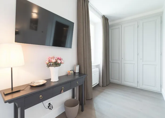 ベッド・アンド・ブレックファスト Rivalago カンノビオ